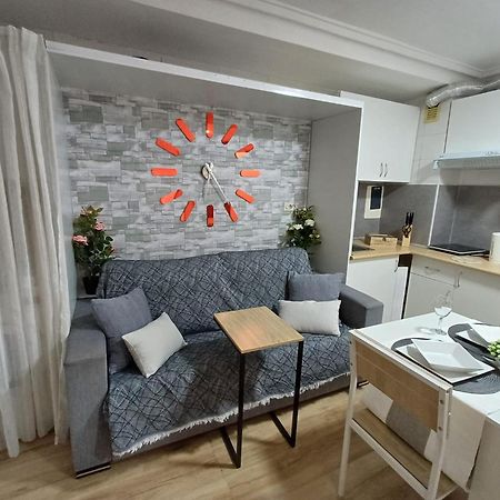 Alicante Postiguet Studios Екстер'єр фото