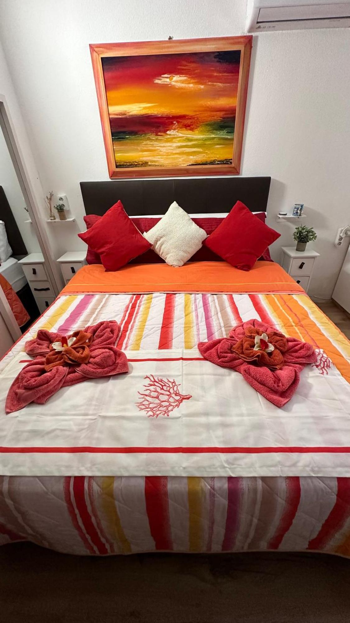 Alicante Postiguet Studios Екстер'єр фото