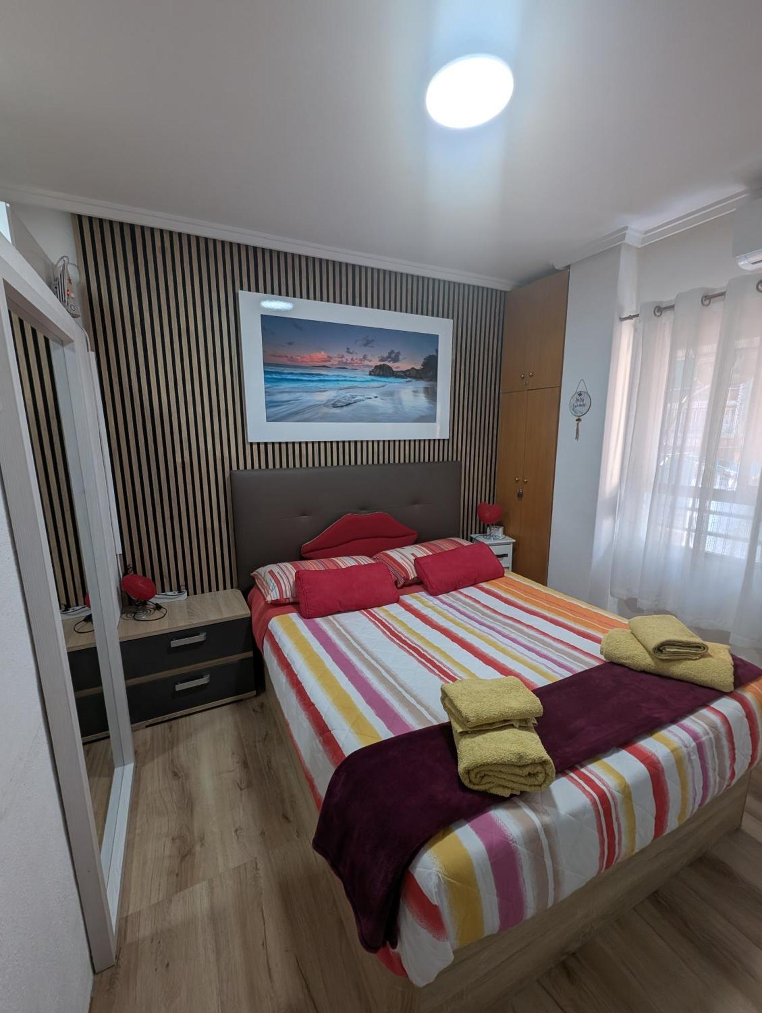 Alicante Postiguet Studios Екстер'єр фото