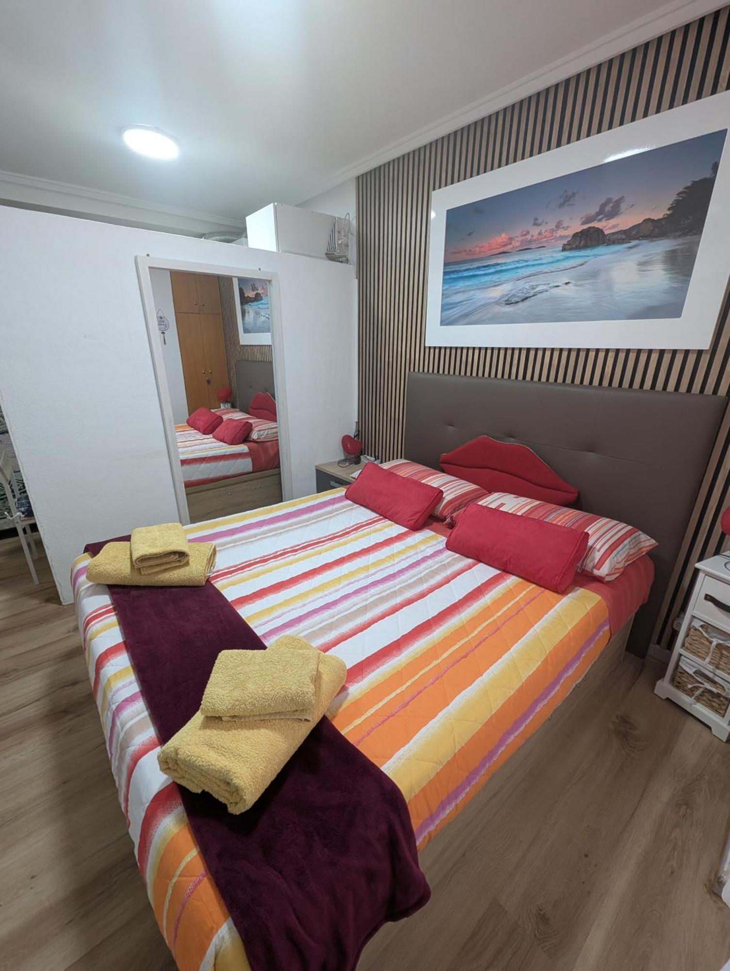 Alicante Postiguet Studios Екстер'єр фото