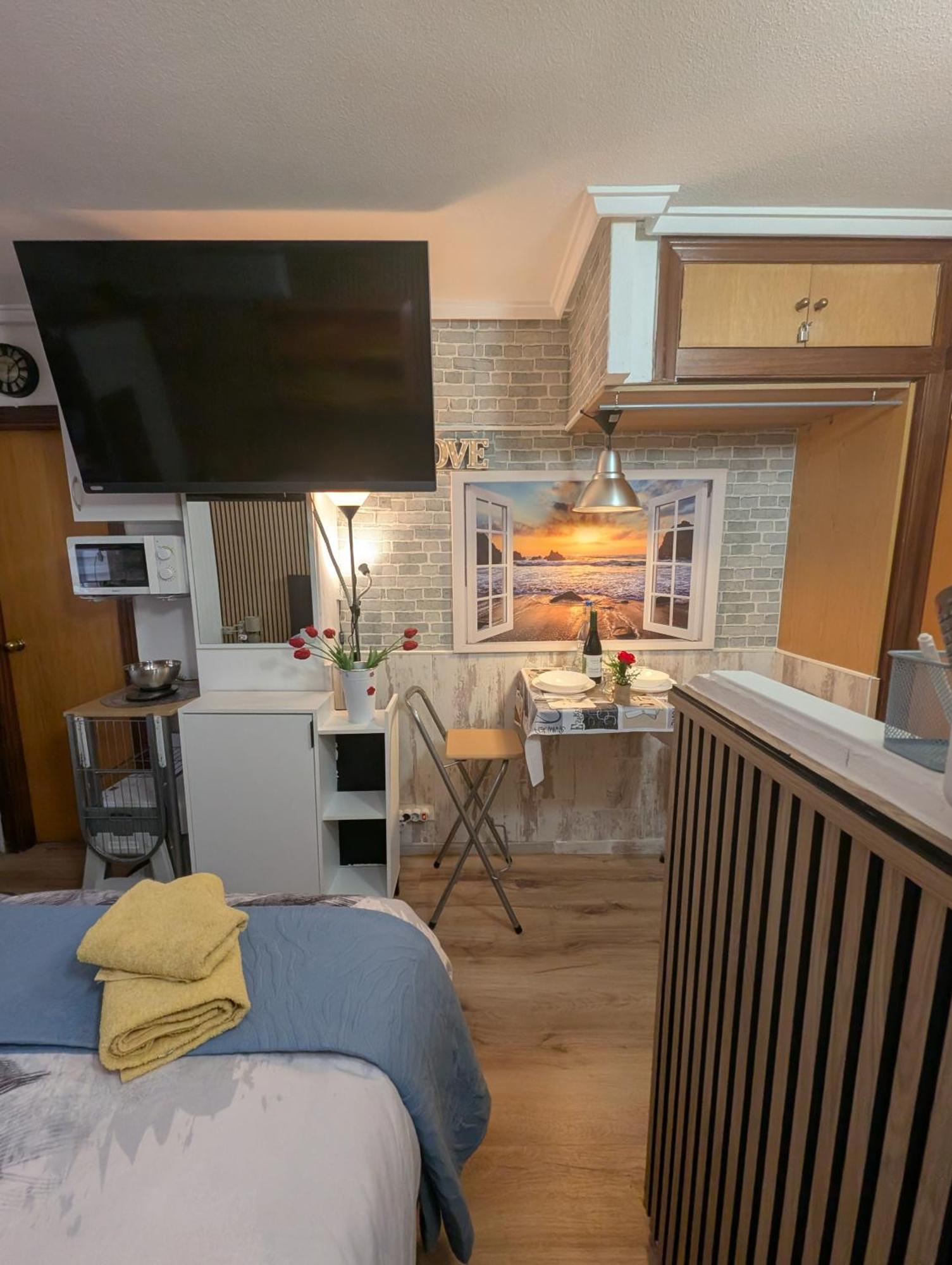 Alicante Postiguet Studios Екстер'єр фото