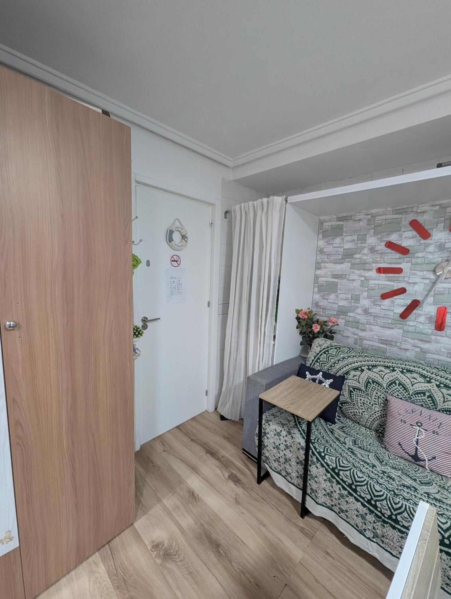 Alicante Postiguet Studios Екстер'єр фото